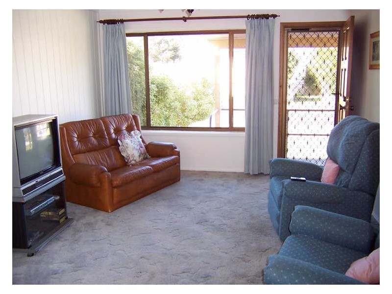 15 Foam Street, Surfside NSW 2536