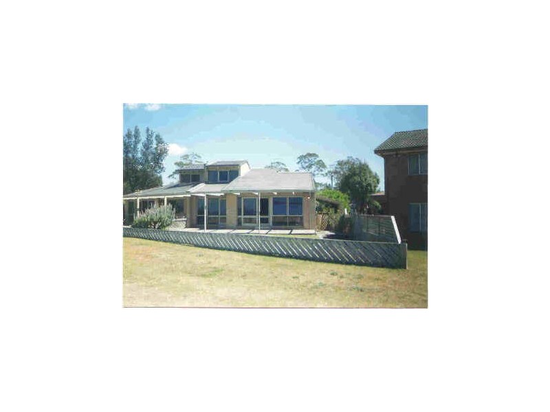 1/4 Myamba Parade, Surfside NSW 2536