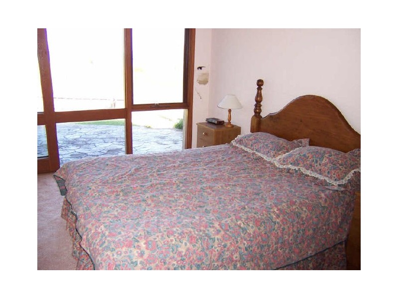 1/4 Myamba Parade, Surfside NSW 2536