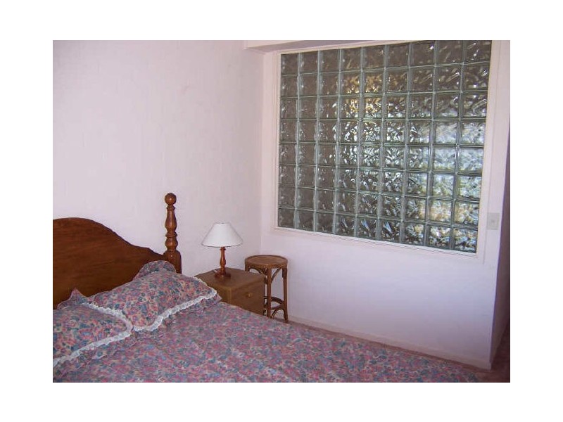 1/4 Myamba Parade, Surfside NSW 2536