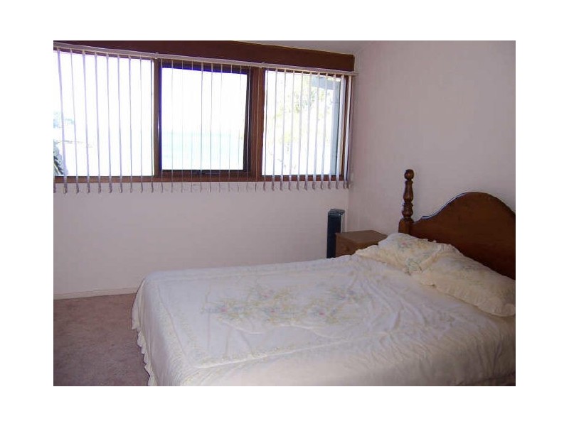 1/4 Myamba Parade, Surfside NSW 2536