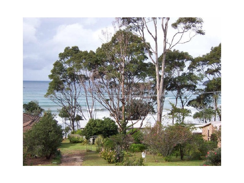 13 Graydon Ave, Denhams Beach NSW 2536