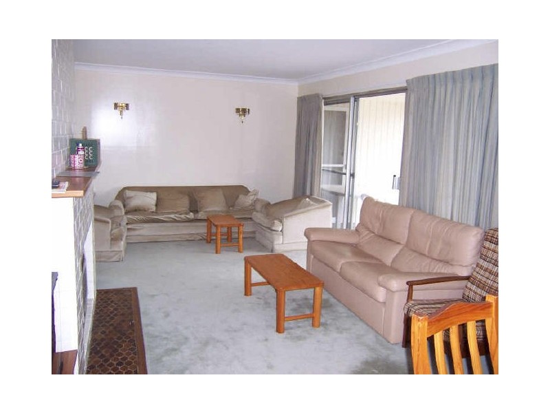 13 Graydon Ave, Denhams Beach NSW 2536