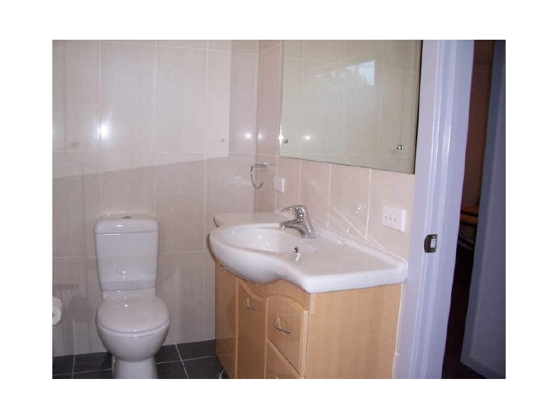 2/13 EDWARD ROAD, Batehaven NSW 2536