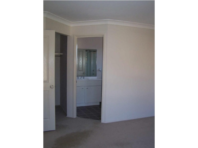 16 Wentworth Avenue, Sunshine Bay NSW 2536