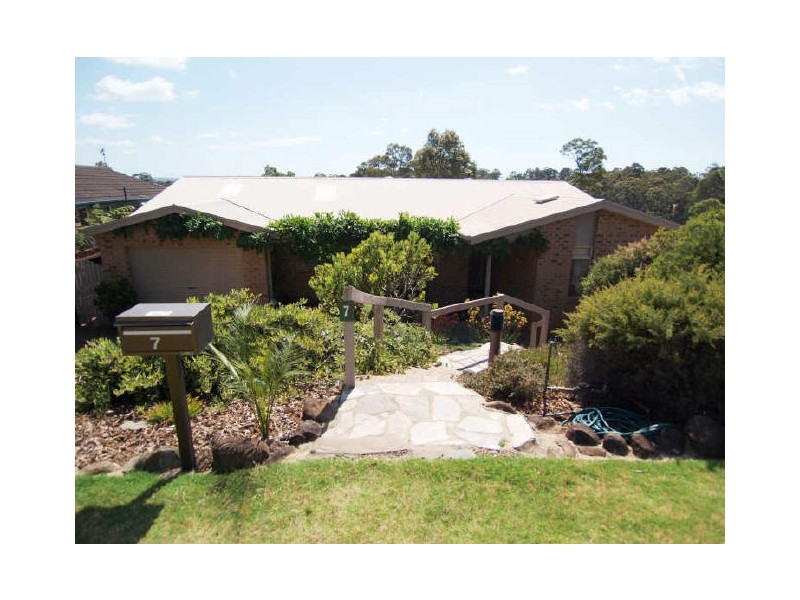 7 Blaxland Crescent, Sunshine Bay NSW 2536