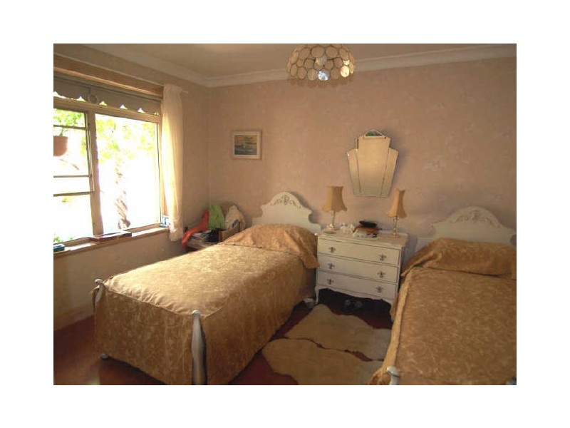 7 Blaxland Crescent, Sunshine Bay NSW 2536