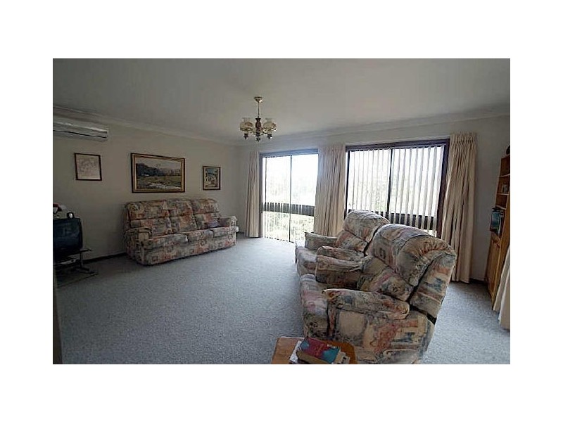 7 Pacific Road, Surf Beach NSW 2536