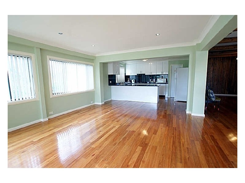 18 Timbara Crescent, Surfside NSW 2536