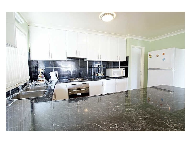 18 Timbara Crescent, Surfside NSW 2536