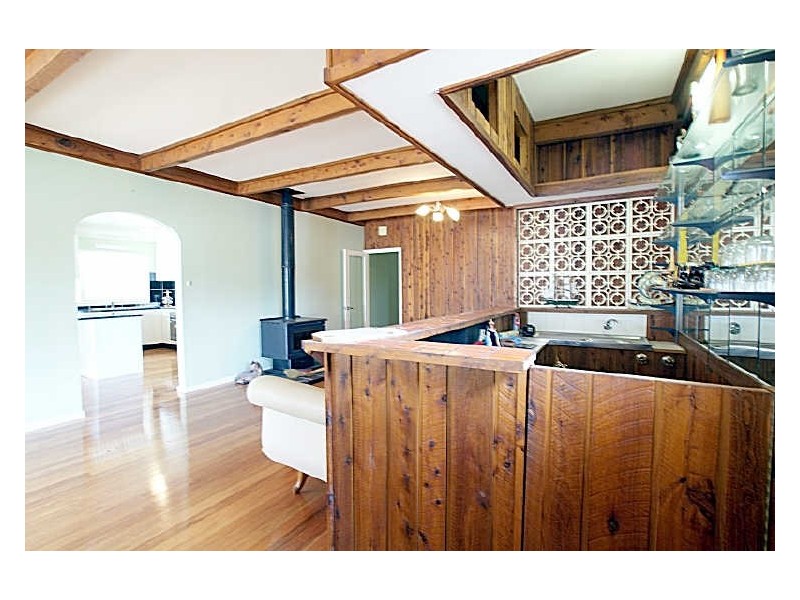 18 Timbara Crescent, Surfside NSW 2536
