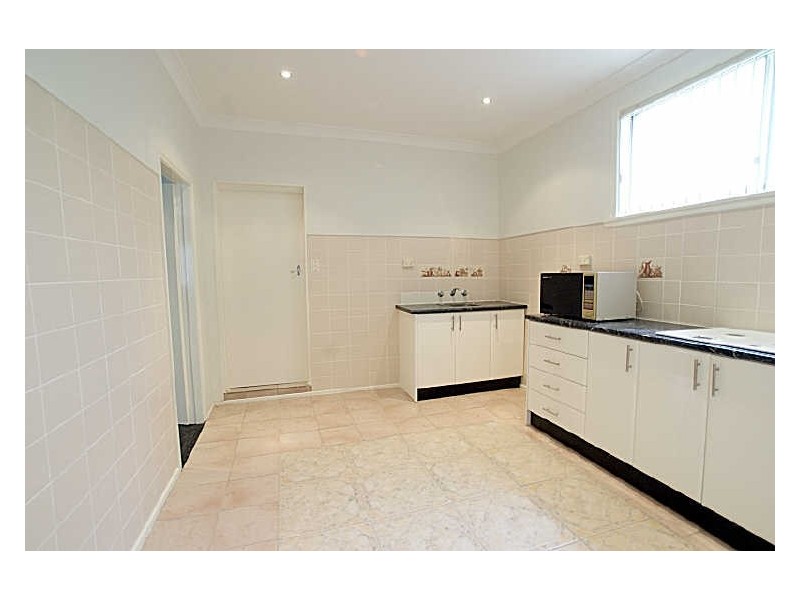 18 Timbara Crescent, Surfside NSW 2536