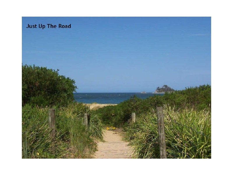 18 Dolphin Avenue, Batemans Bay NSW 2536