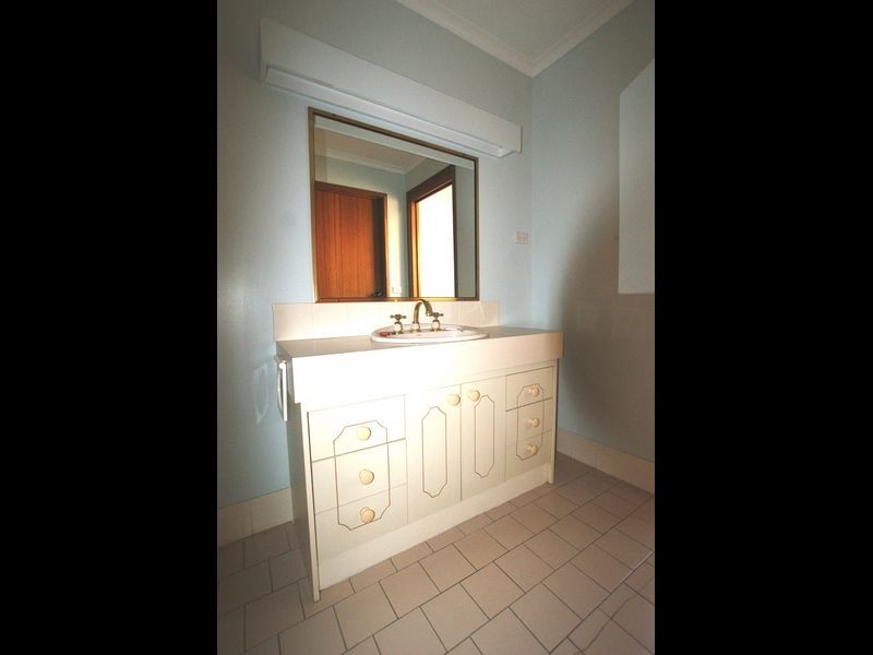 18 Surf Beach Ave, Surf Beach NSW 2536