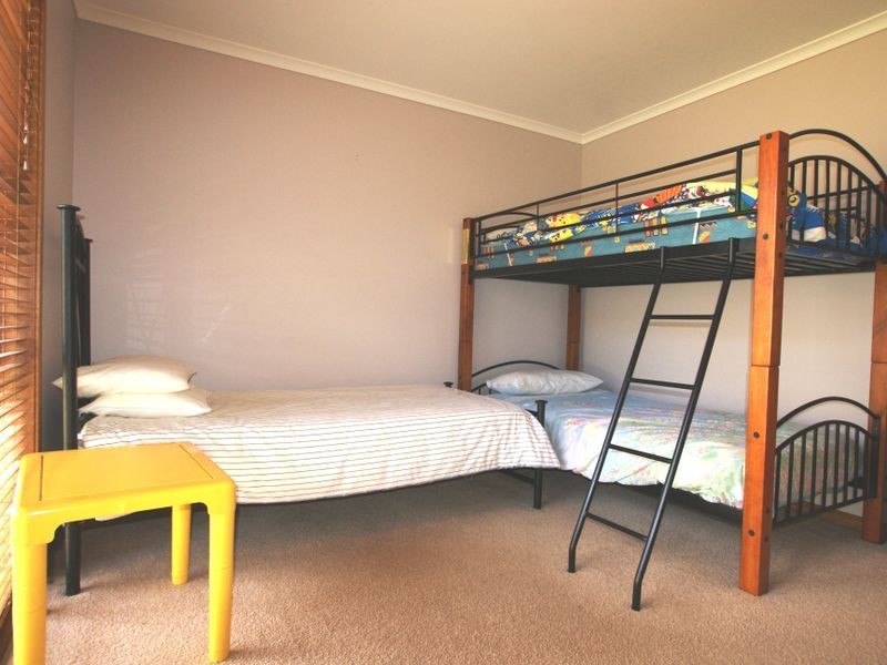 18 Surf Beach Ave, Surf Beach NSW 2536