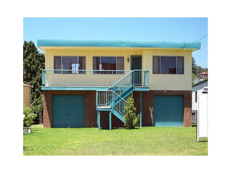 18 WATTLE CRESCENT, Batehaven NSW 2536