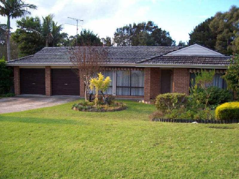 17 LINCOLN CRESCENT, Surfside NSW 2536