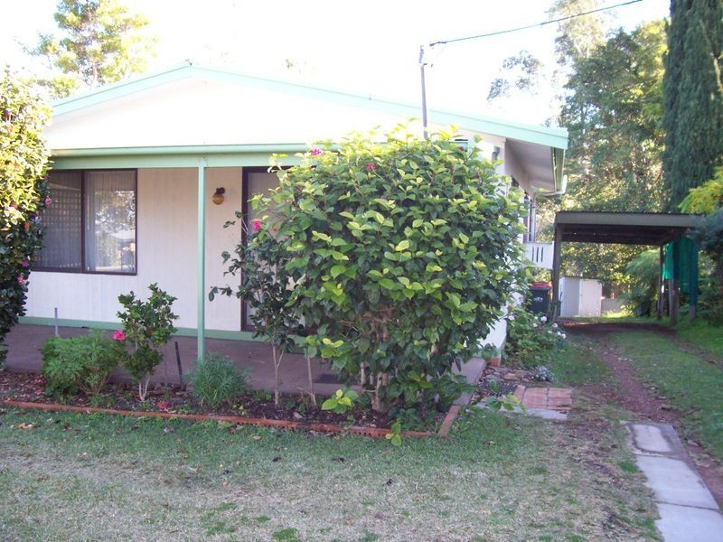 12 CALGA CRESCENT, Catalina NSW 2536