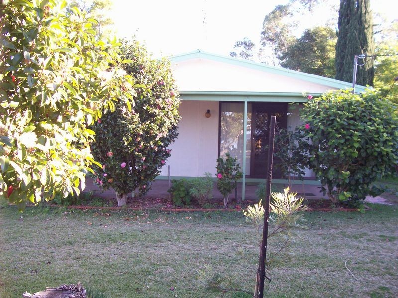 12 CALGA CRESCENT, Catalina NSW 2536