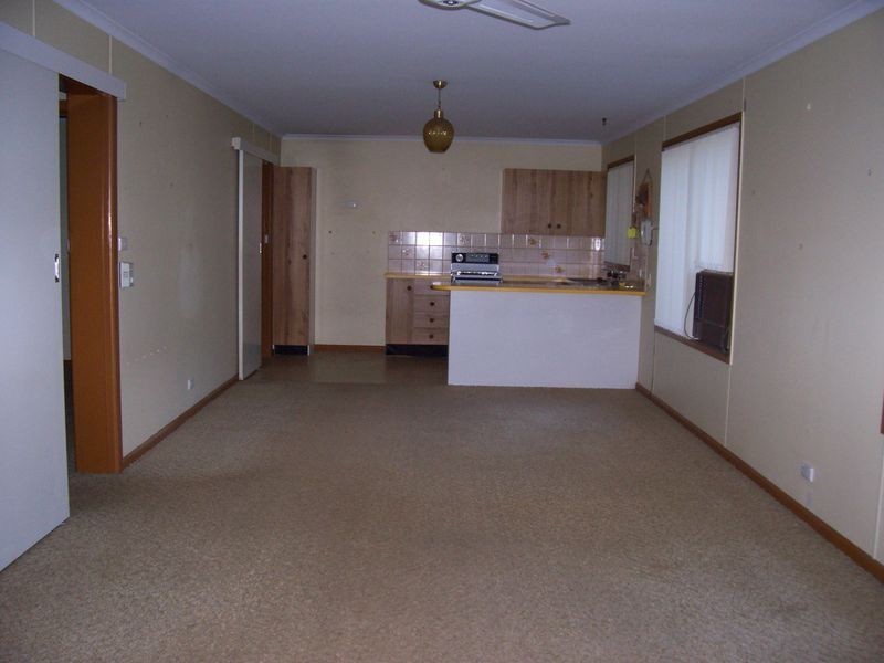 12 CALGA CRESCENT, Catalina NSW 2536