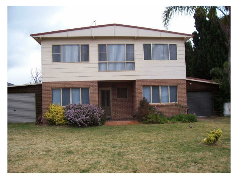 17 TRISTANIA PLACE, Maloneys Beach NSW 2536