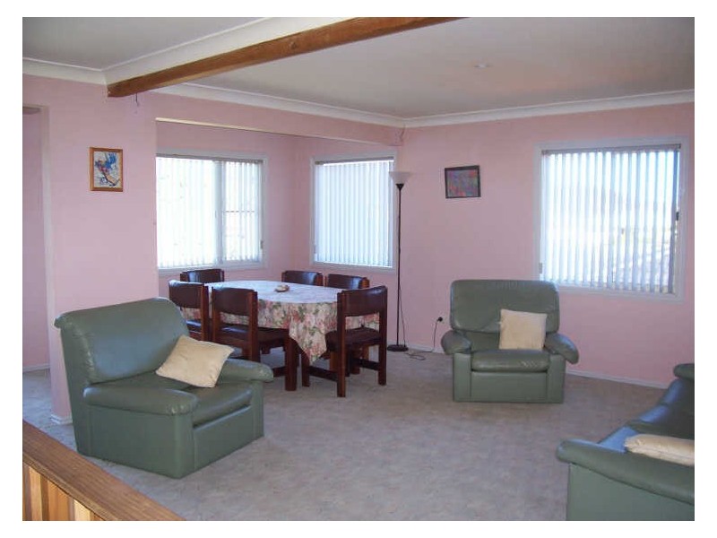 17 TRISTANIA PLACE, Maloneys Beach NSW 2536