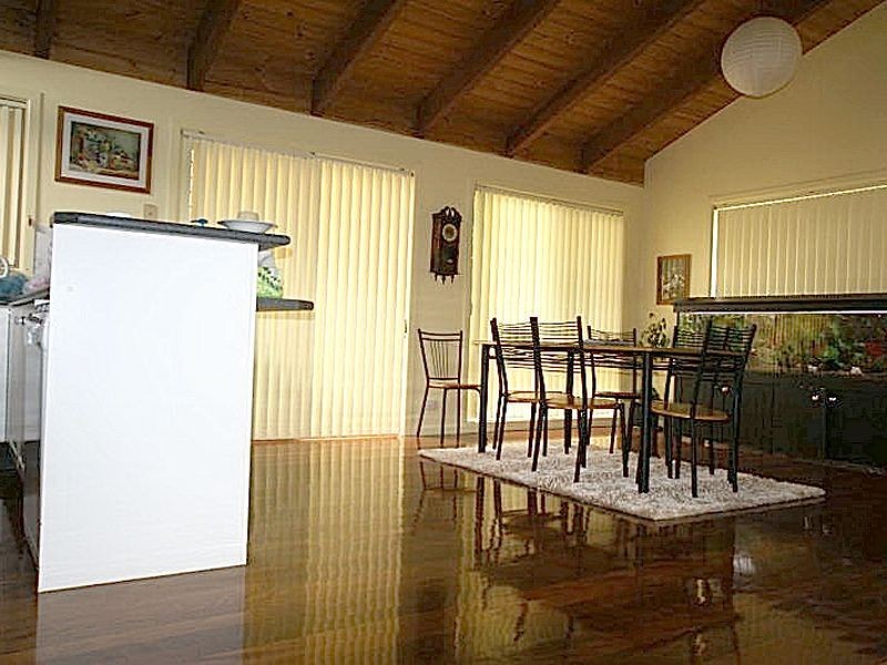 33 Bronte Crescent, Sunshine Bay NSW 2536