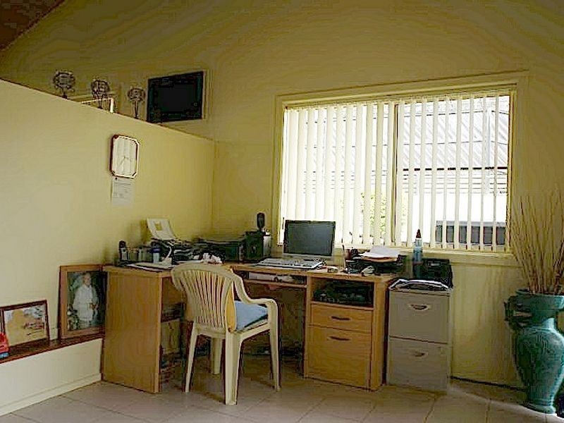 33 Bronte Crescent, Sunshine Bay NSW 2536