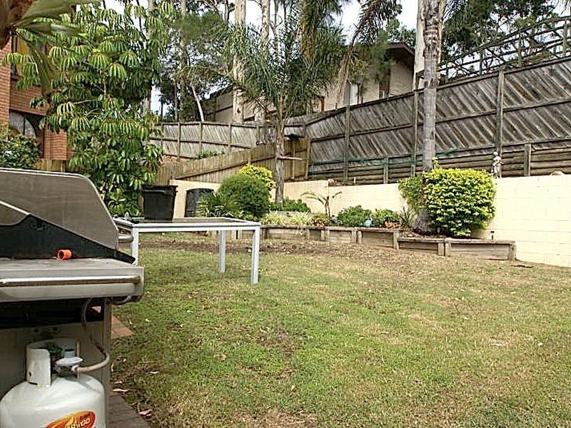 33 Bronte Crescent, Sunshine Bay NSW 2536