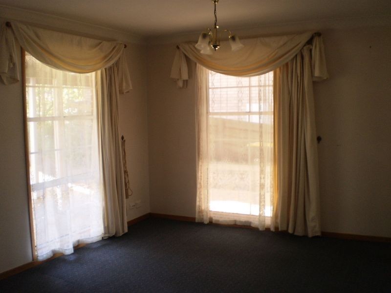 21 Thomas Mitchell Crescent, Sunshine Bay NSW 2536