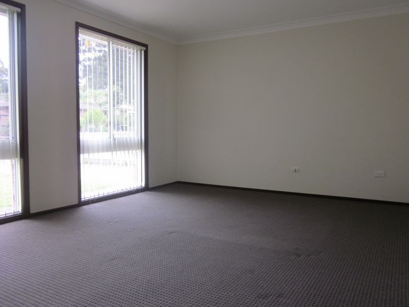 10 Clare Cres, Batehaven NSW 2536
