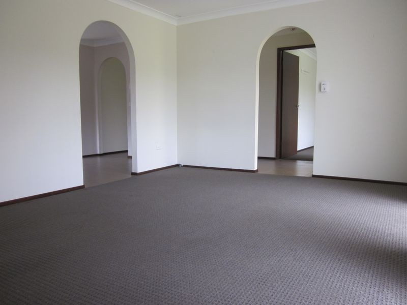 10 Clare Cres, Batehaven NSW 2536