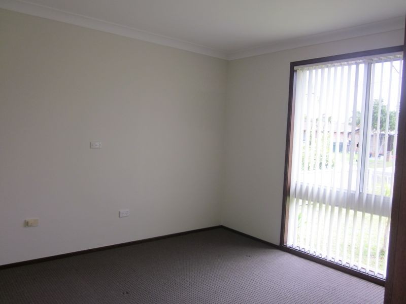 10 Clare Cres, Batehaven NSW 2536