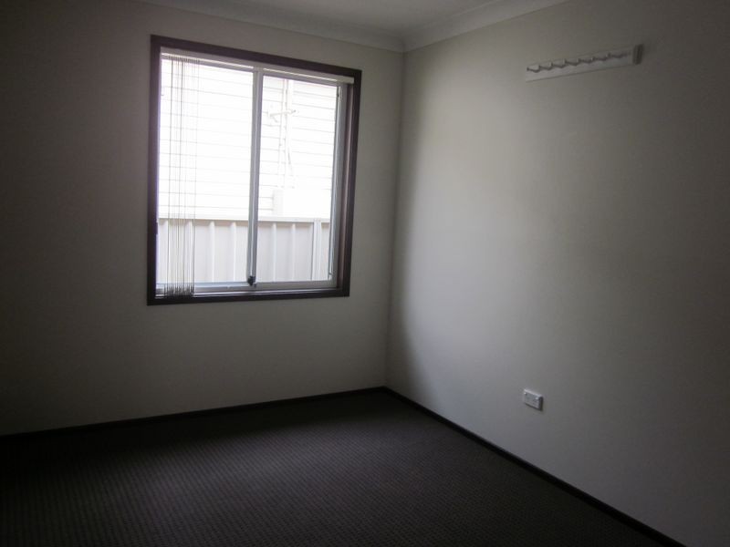 10 Clare Cres, Batehaven NSW 2536