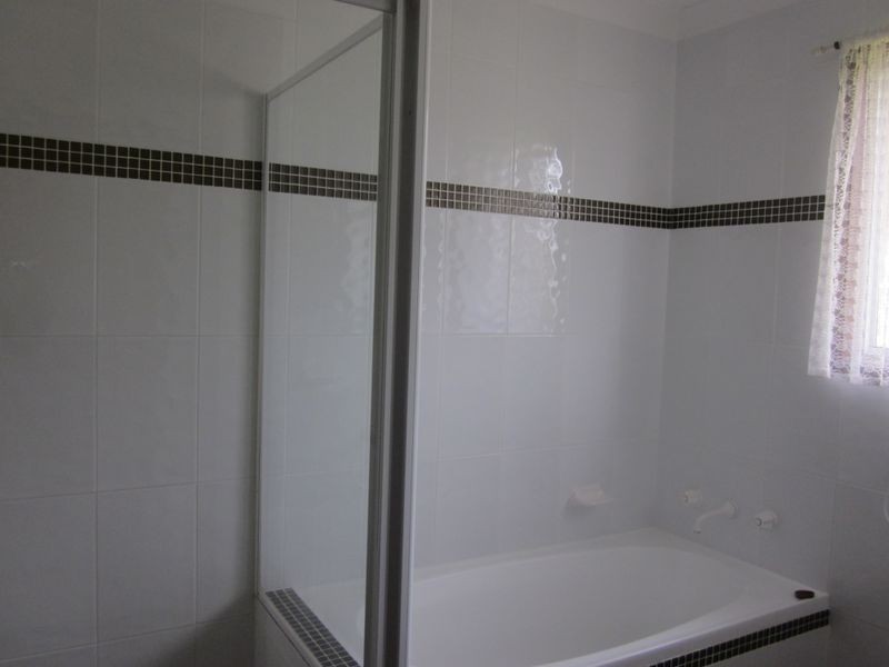 10 Clare Cres, Batehaven NSW 2536
