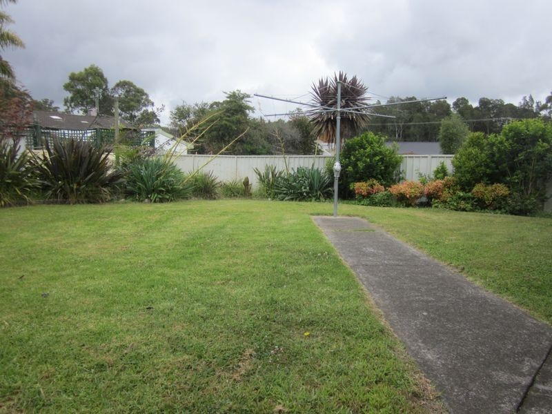 10 Clare Cres, Batehaven NSW 2536