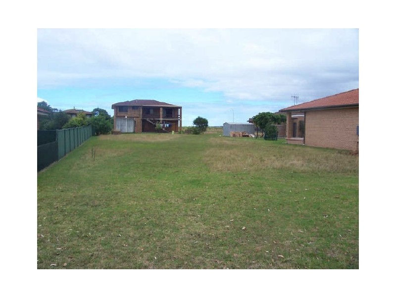 29 Belbowrie Parade, Maloneys Beach NSW 2536