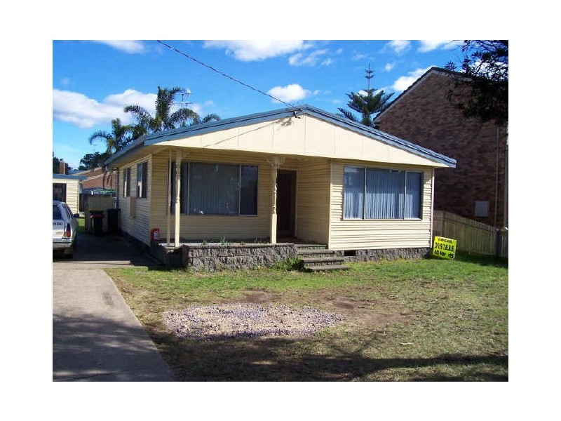 104 Beach Road, Batemans Bay NSW 2536