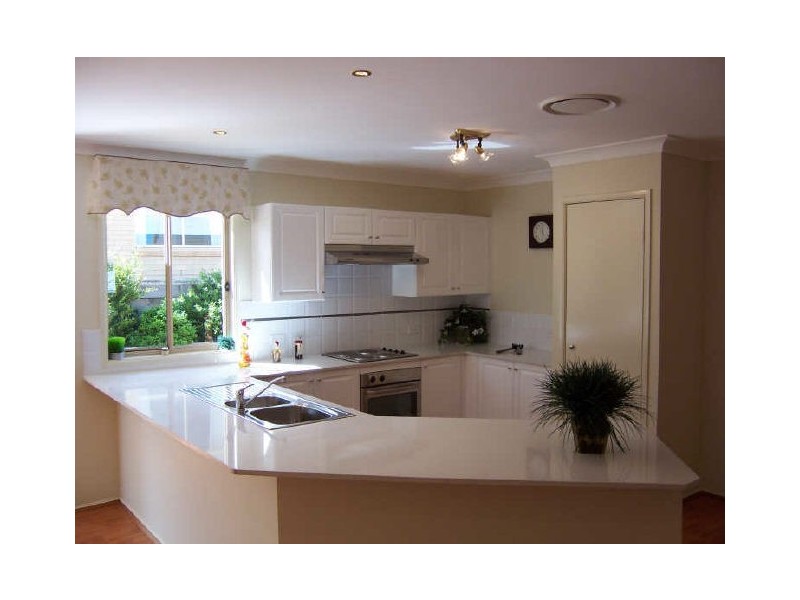 3 Stuart Place, Sunshine Bay NSW 2536