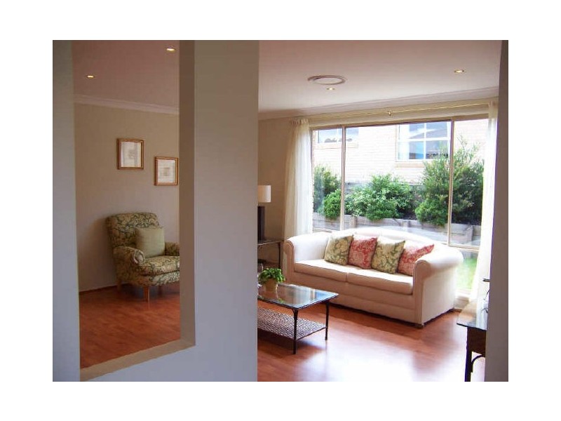 3 Stuart Place, Sunshine Bay NSW 2536