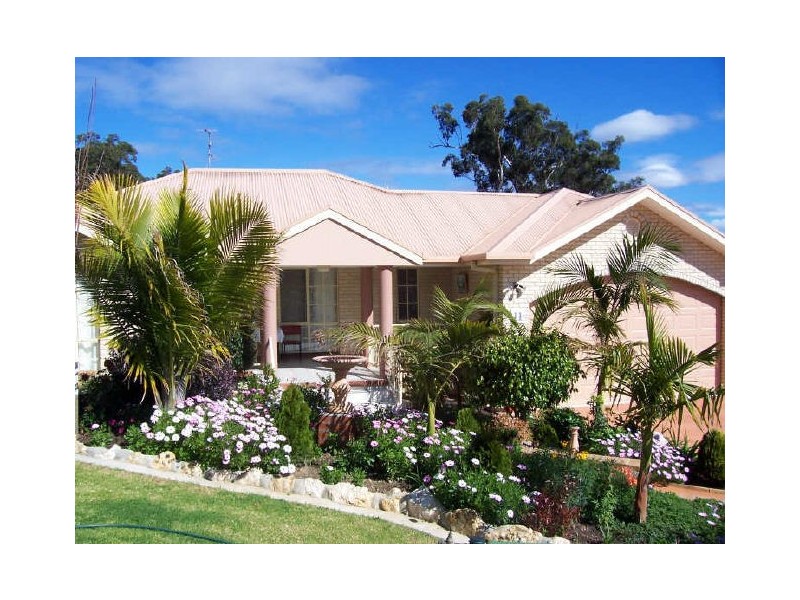 11 Rosemary Close, Malua Bay NSW 2536