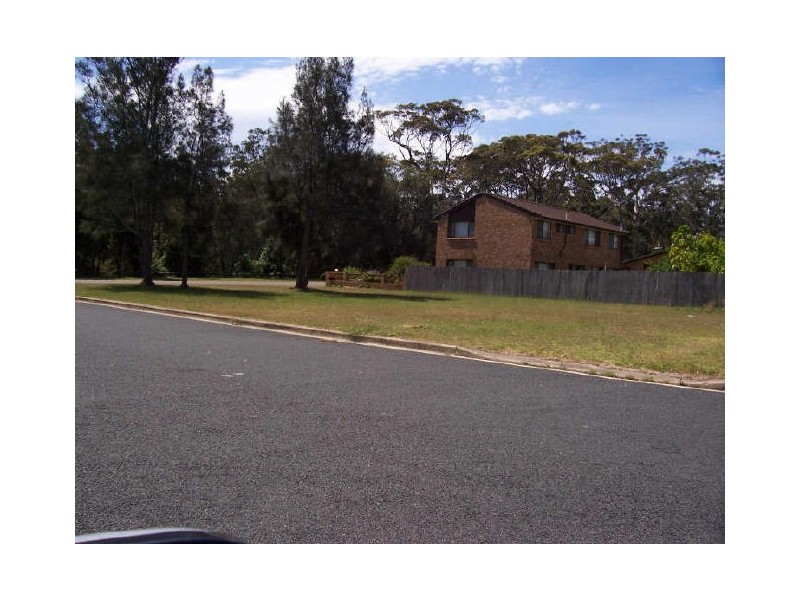 2 Blue Gum Parade, Maloneys Beach NSW 2536
