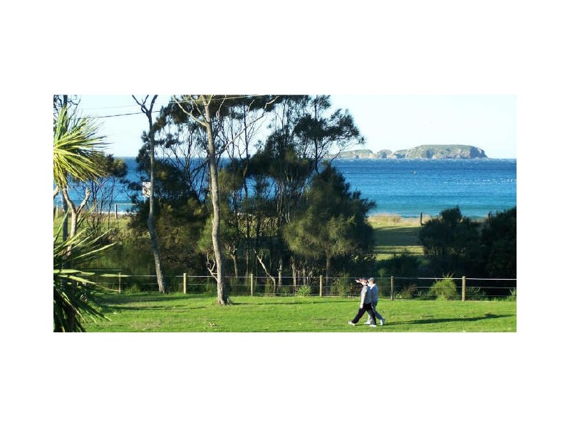 668 Beach Road, Surf Beach NSW 2536