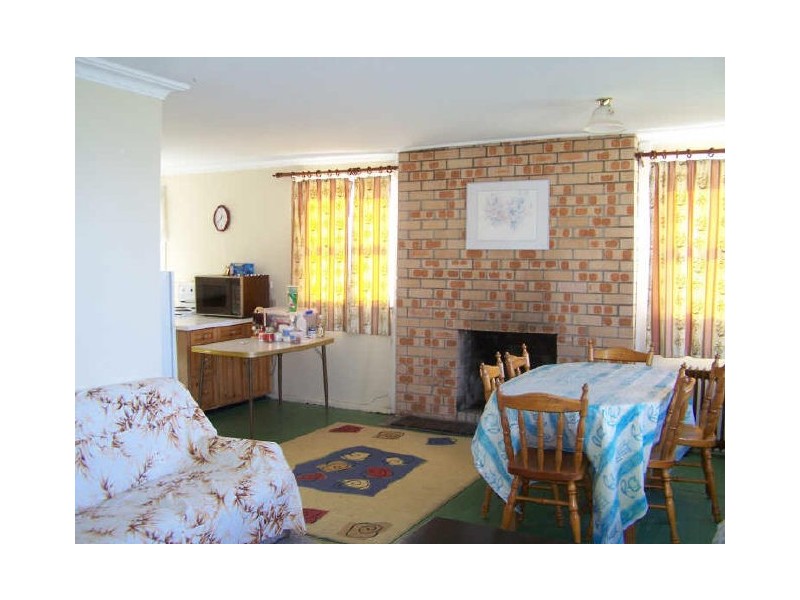 668 Beach Road, Surf Beach NSW 2536