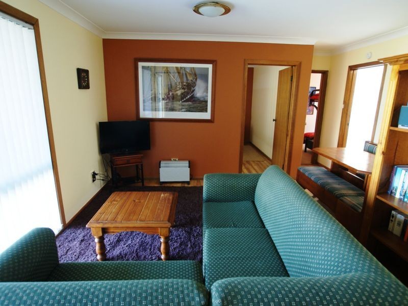 1/6 Myamba Parade, Surfside NSW 2536