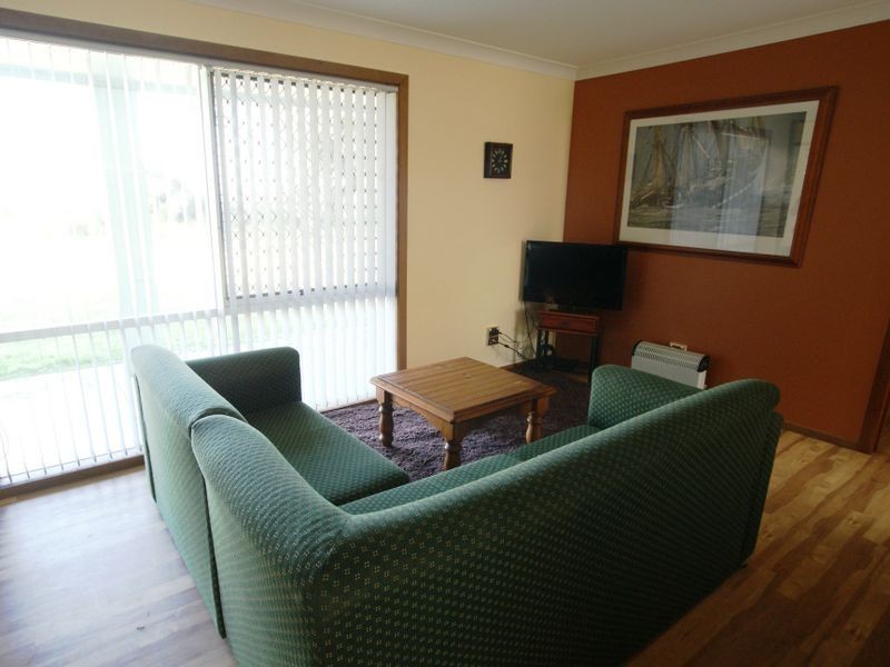 1/6 Myamba Parade, Surfside NSW 2536