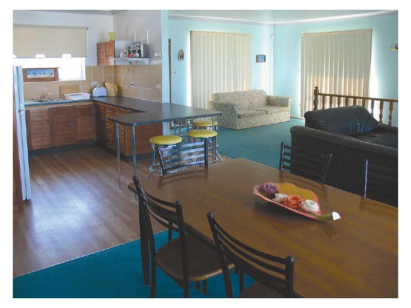 2/6 Myamba Parade, Surfside NSW 2536