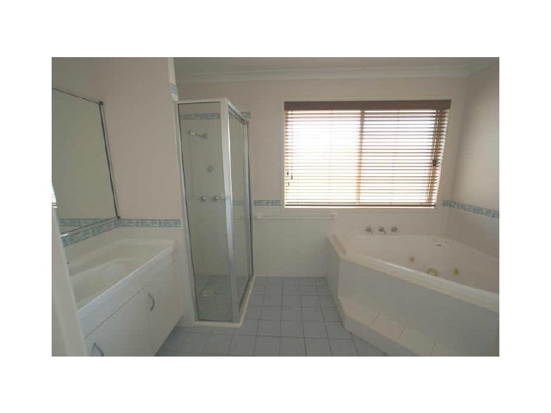 75 Grantham Road, Batehaven NSW 2536