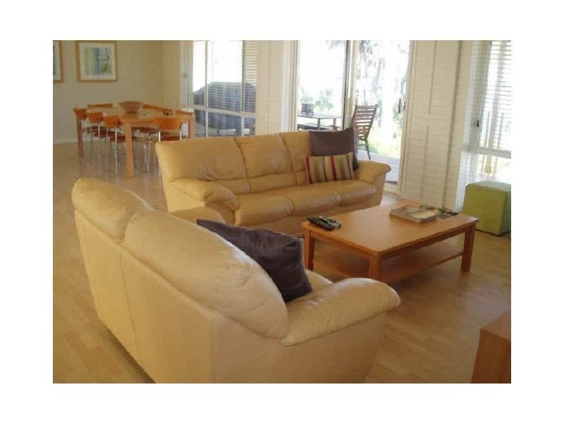21 Whitesands Place, Surf Beach NSW 2536