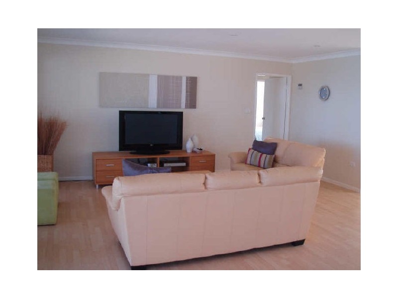 21 Whitesands Place, Surf Beach NSW 2536